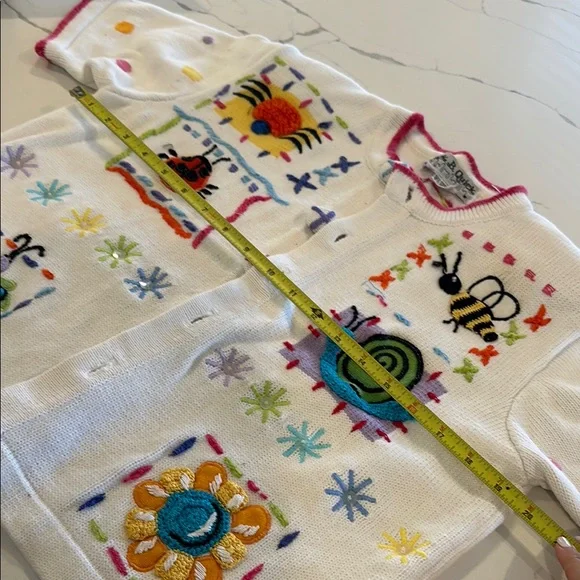 Vintage White Short Sleeve Cardigan Sweater Colorful Insects π π π¦ π π·οΈ π» - Picture 13 of 16